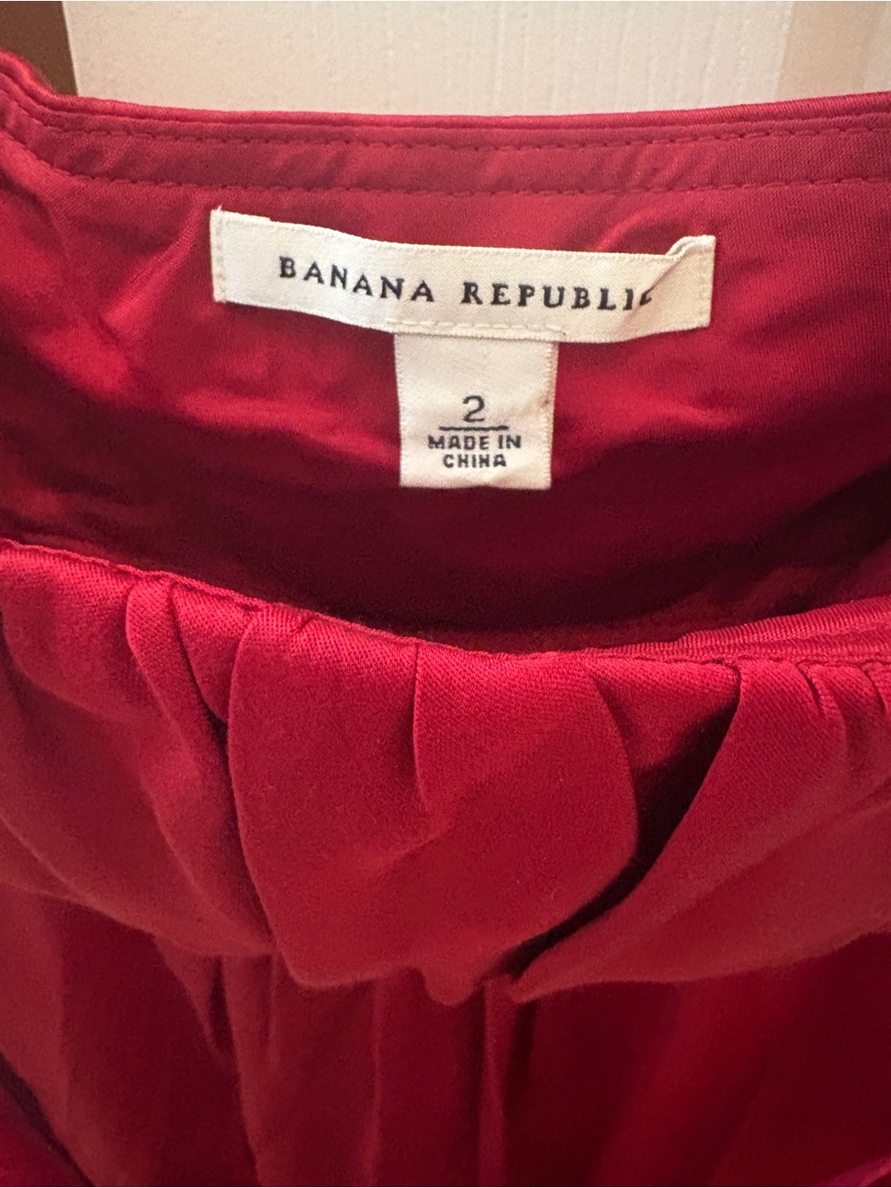 Banana Republic Vibrant Red Gathered Waist Cami - Picture 2 of 4